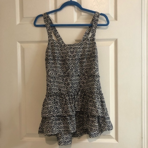 NWT Banana Republic 100% silk top size medium - Picture 1 of 13